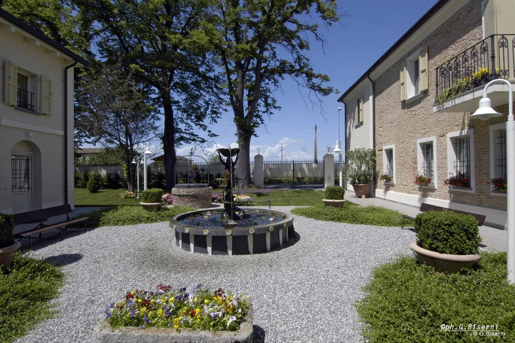 Relais Villa Roncuzzi Russi Luaran gambar