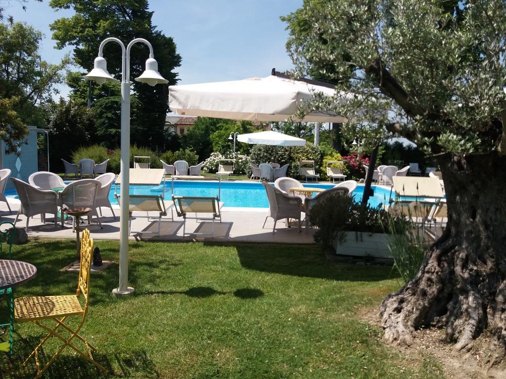 Relais Villa Roncuzzi Russi Luaran gambar