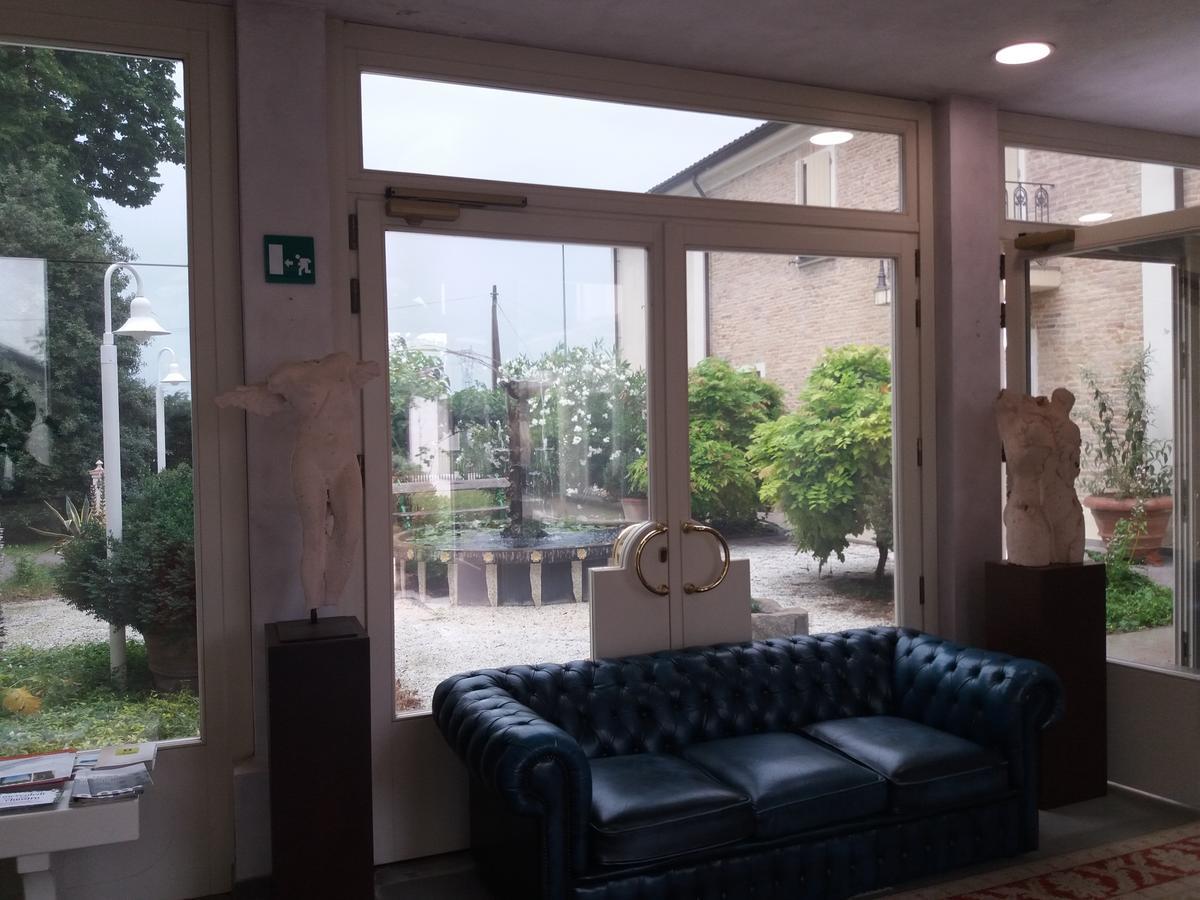 Relais Villa Roncuzzi Russi Luaran gambar